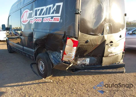 2015 Mercedes-Benz Sprinter 2500 High Roof z USA, uszkodzony, nr VIN WD4PE8DC3F5949059